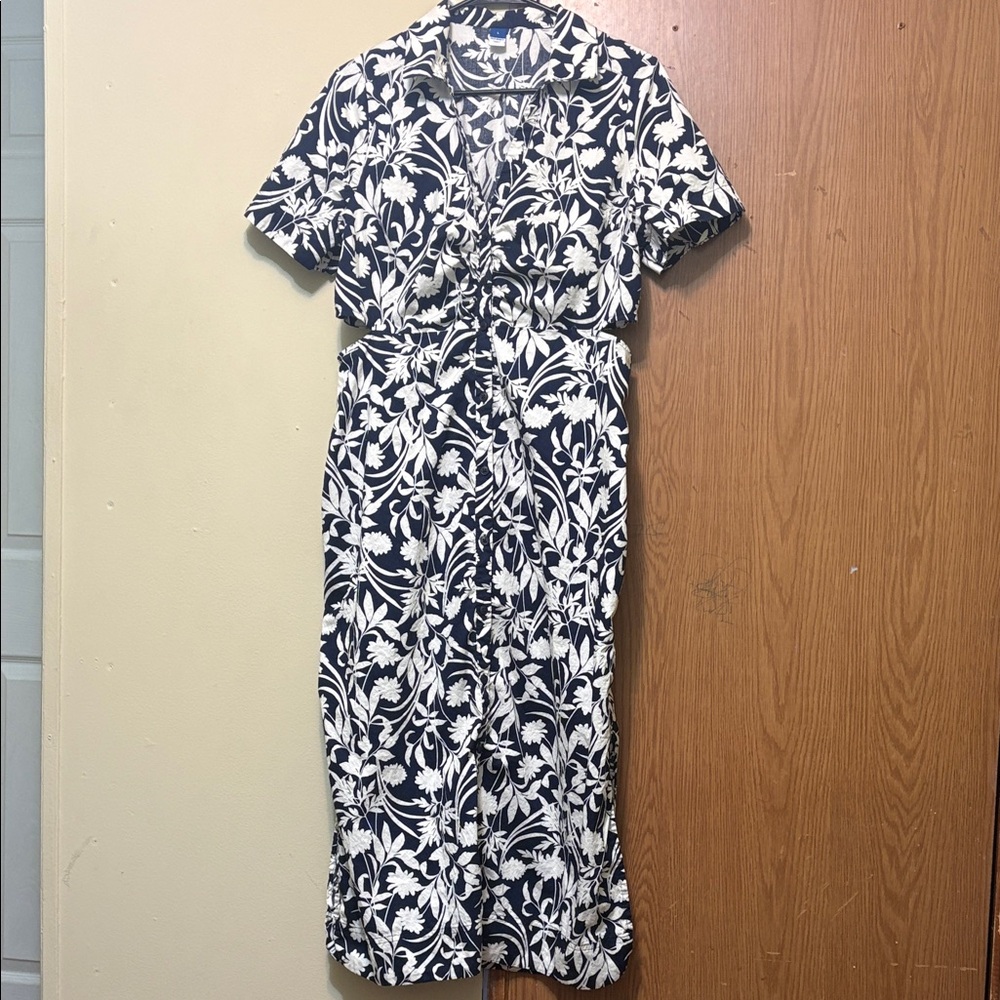 Old Navy Black and White Floral Midi Dress - Picture 3 of 11